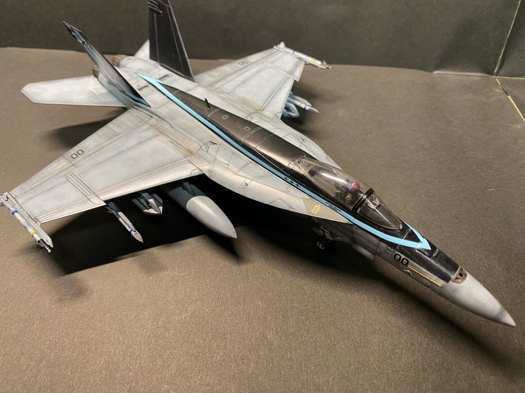 ハセガワ 1/72 FA18E スーパーホーネット TOP GUN マーベリック機 完成