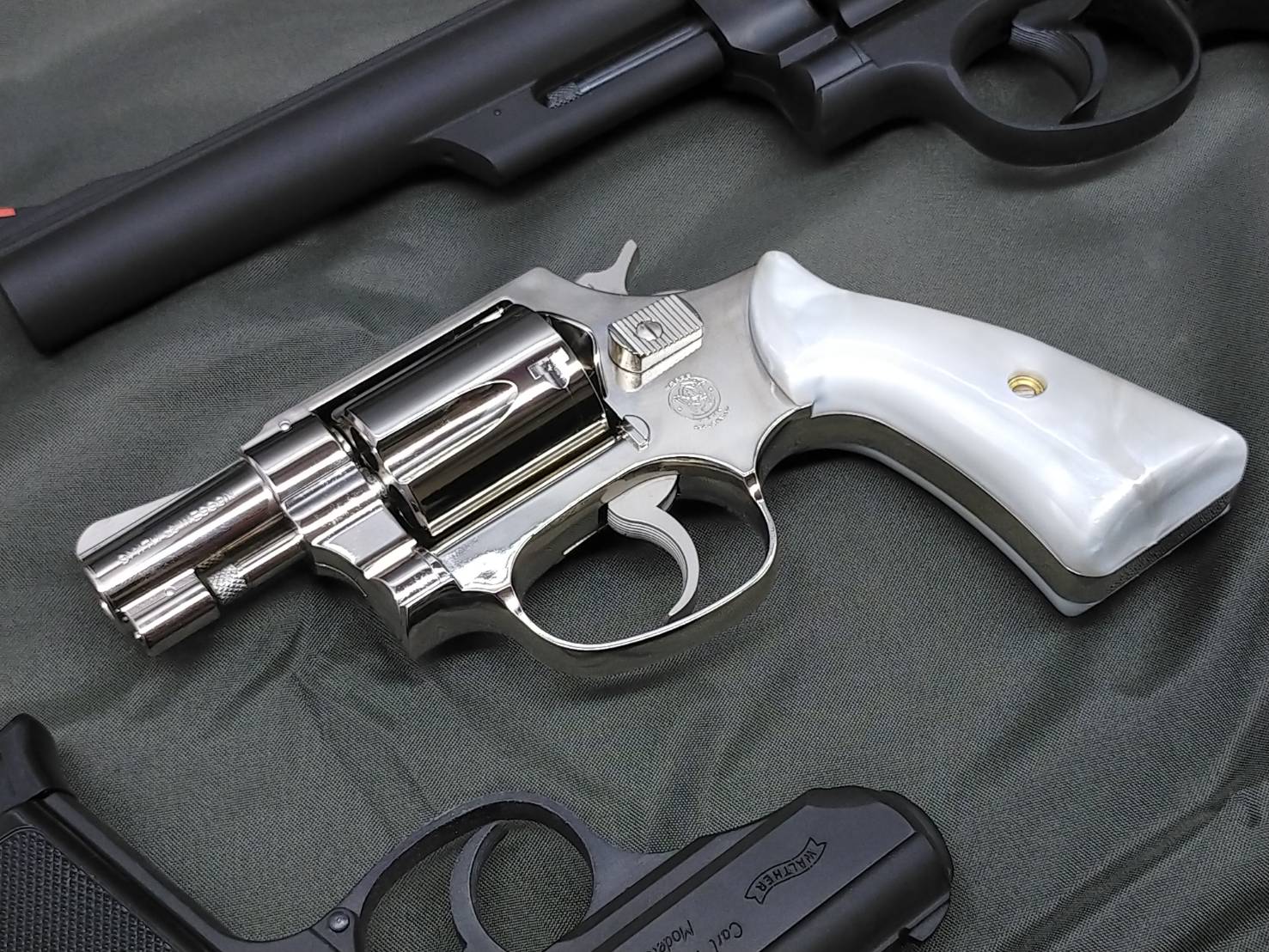タナカ S&W M36 スクエアバット ニッケルフィニッシュ | GUNの細道