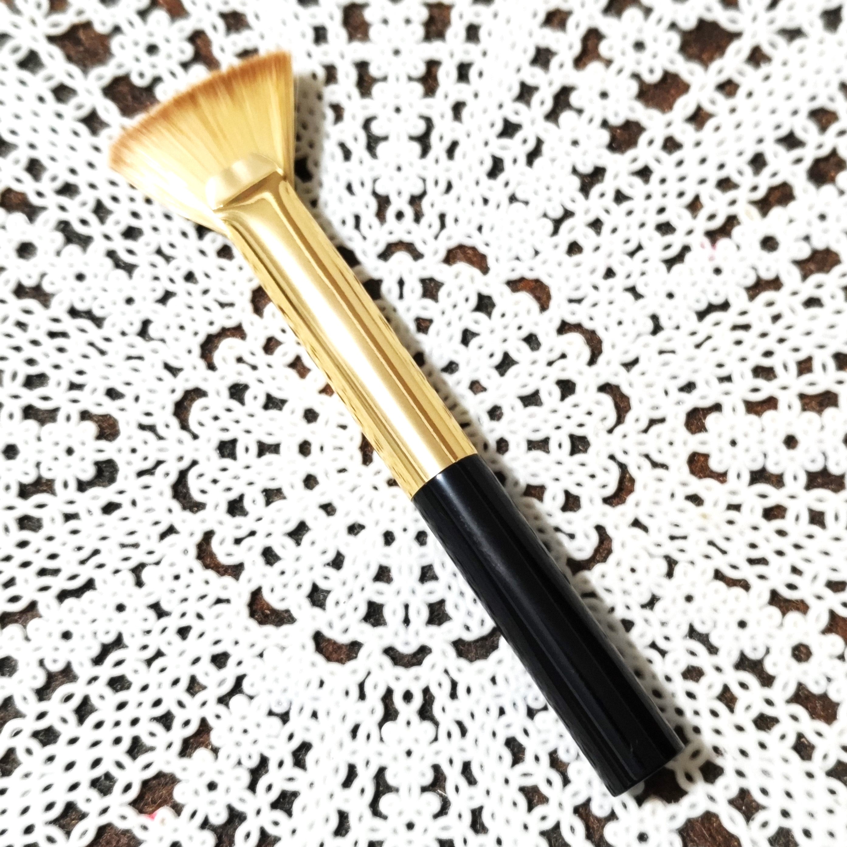 率直な感想 (p_-) シャネルホリデー「サブリマージュ ル コンサントレ