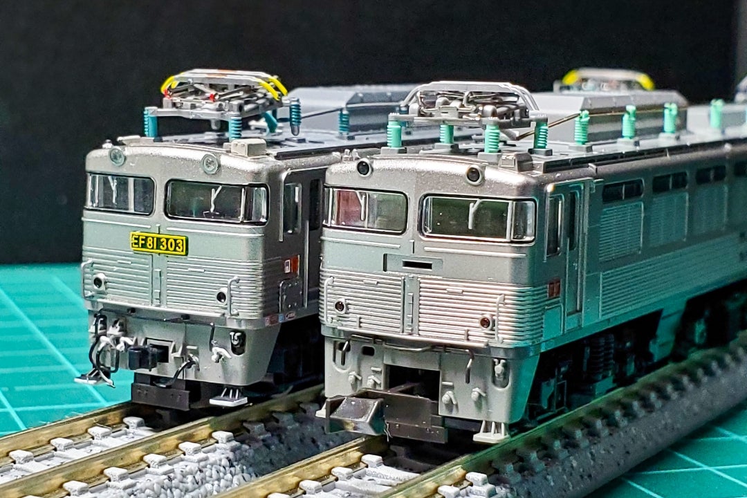 KATO 3067-3 EF81 300JR貨物更新車(銀)が入線しました | 鉄道模型