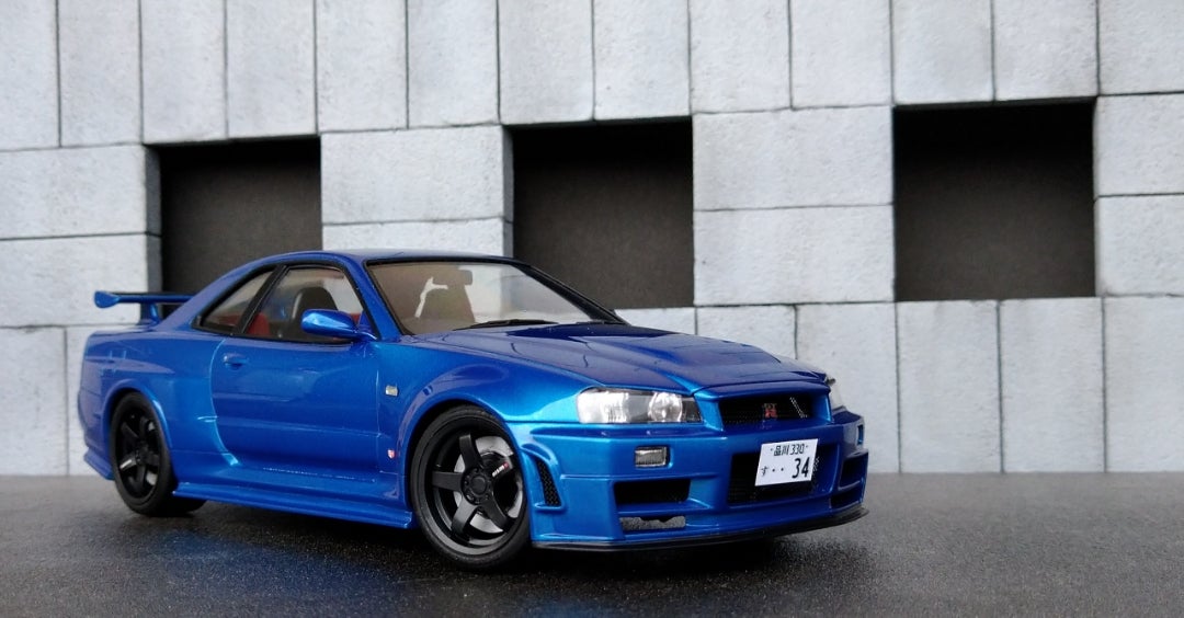 フジミ1/24ニッサン スカイラインGT-R(BNR34型)ニスモパーツ付き +