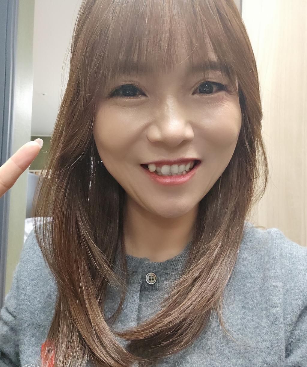 ピンクエイジ セミ手植えフルウィッグ) ミディアムストレート ネル