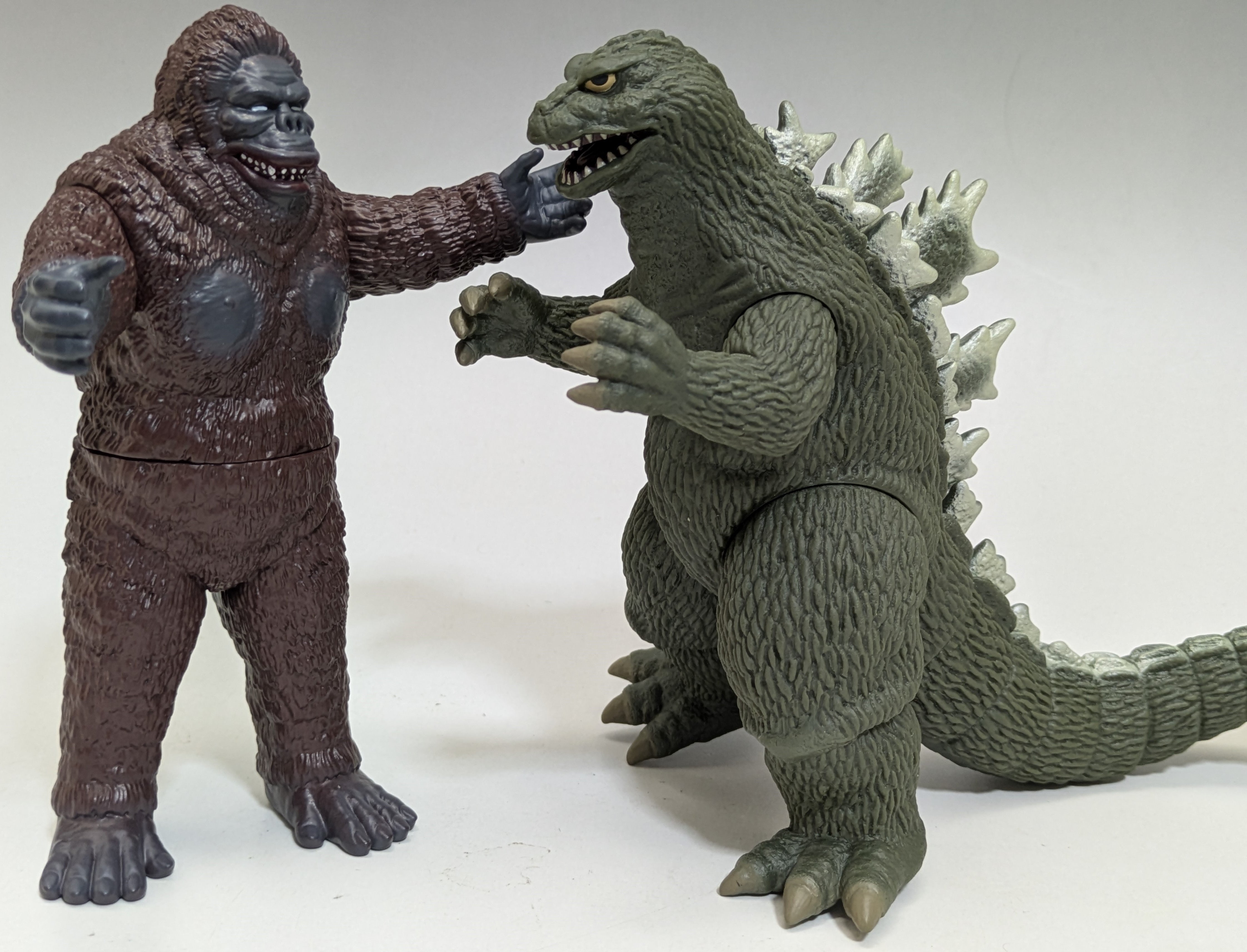 RENEWAL】Raymundo Toys vs BANDAI キングコング対ゴジラ | 怪獣怪人大行進