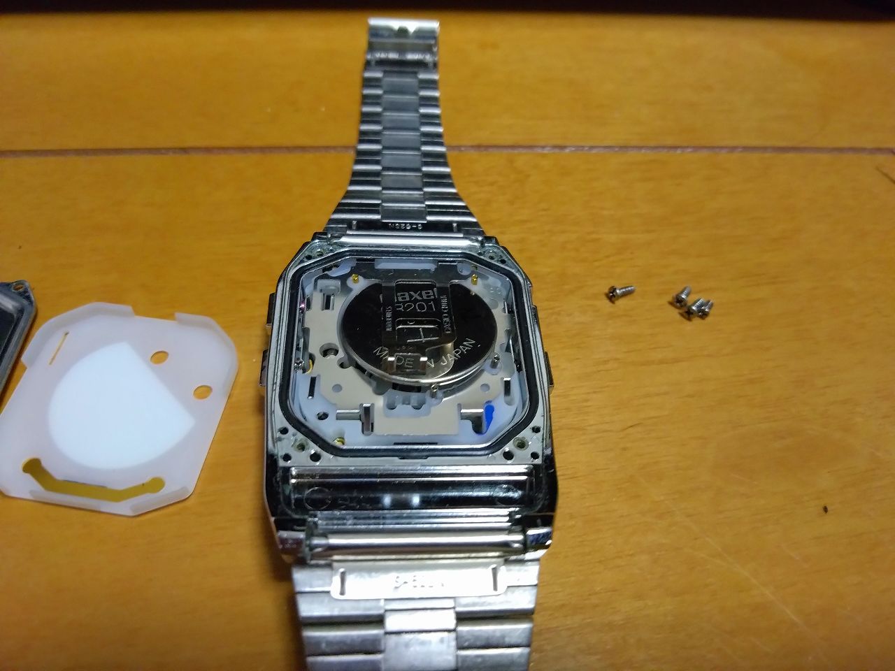 CASIO DATA BANK 80の電池を交換したいの～ | うにとジムランと