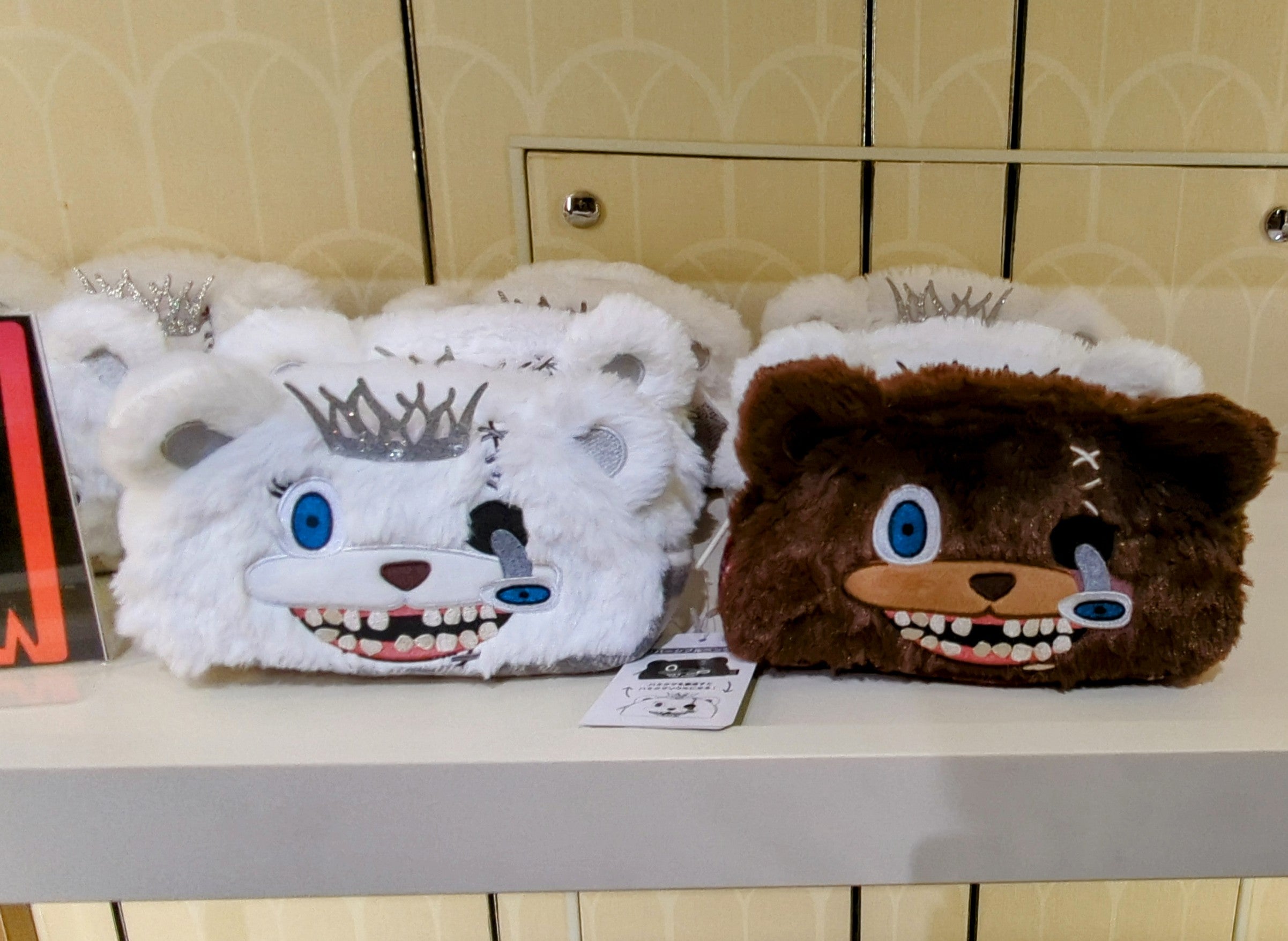 速報) USJ、10月4日よりハミクマグッズ、ネット販売開始。ネット販売