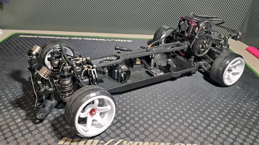 RD2.0ヨコモカーボンシャーシ。 | 加藤商会パパさんのブログ