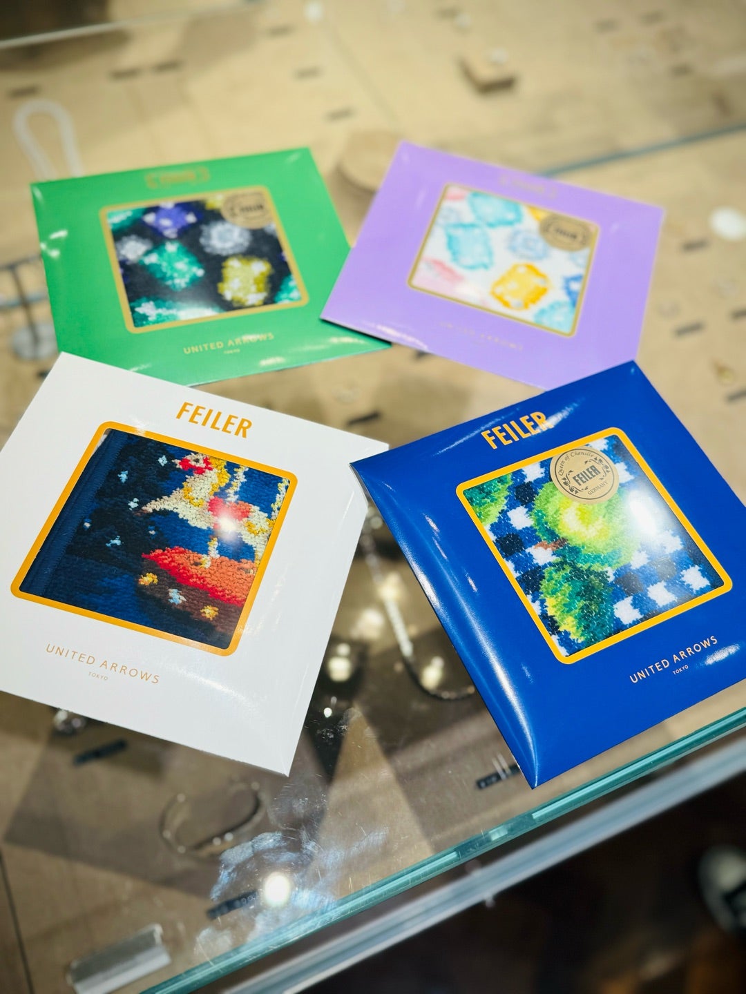 3点 ジュエル カルーセル アイスクリーム フェイラー ユナイテッド