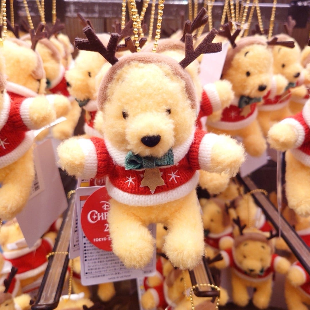 ディズニークリスマス2025 プーさんのぬいぐるみ＆ぬいぐるみバッジ新