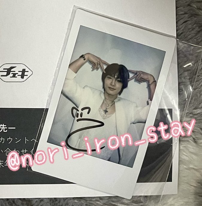 スキズ＊サイン入りチェキ…当選写真❣️こんなんあったんやー | スキズ