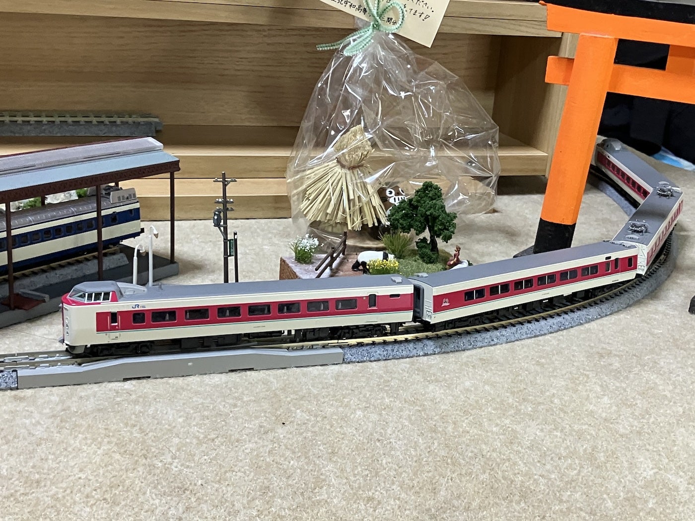 KATO 10-1779 381系ゆったりやくも(ノーマル編成・グレー台車) | 金