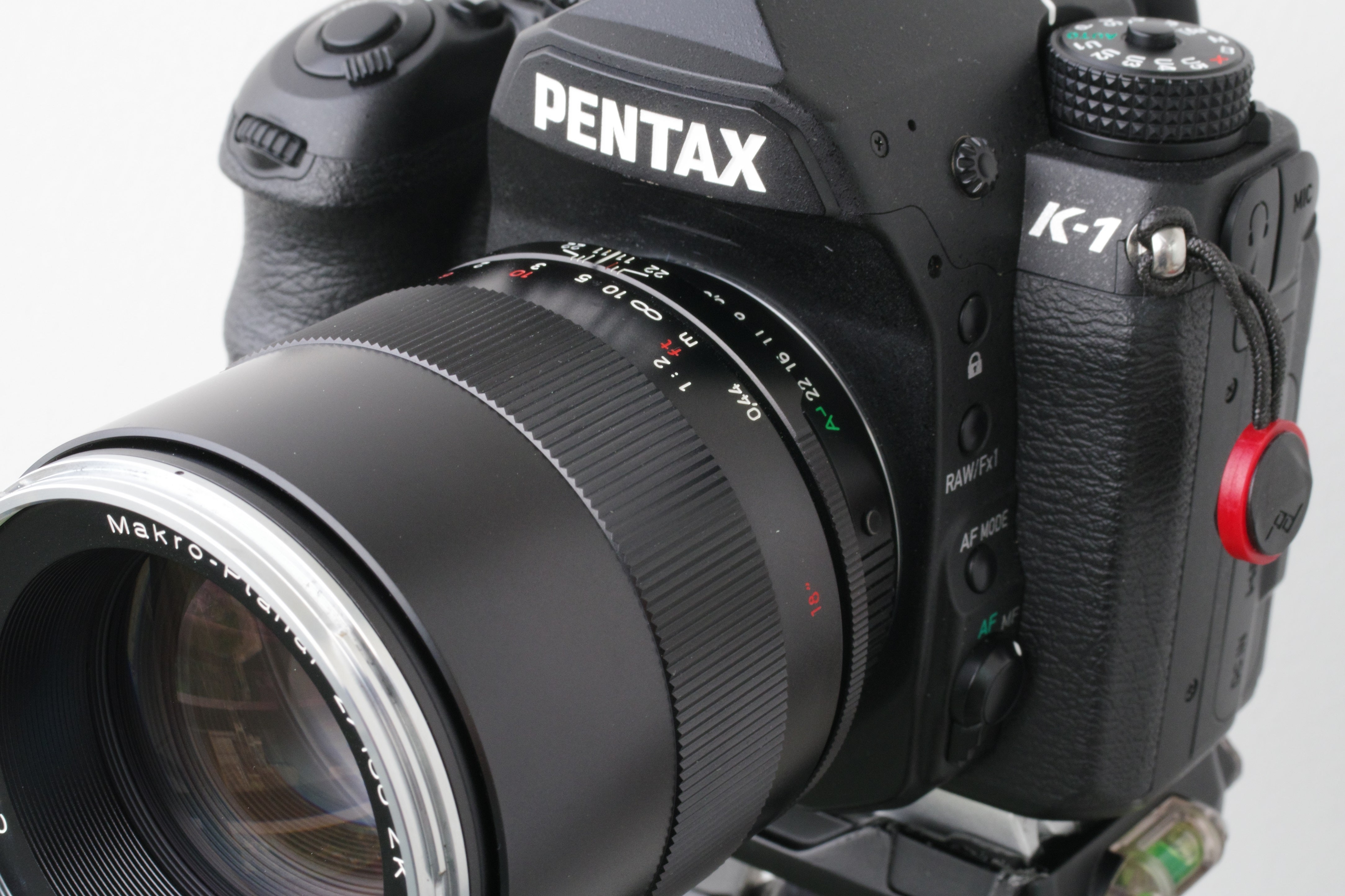 Carl Zeiss Makro Planar T*100㎜ F2 ZK– クセあり大口径マクロ