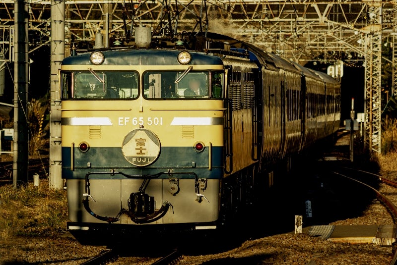 №75 EF65形500番台 電気機関車 特急「富士」 | レールは、こころを