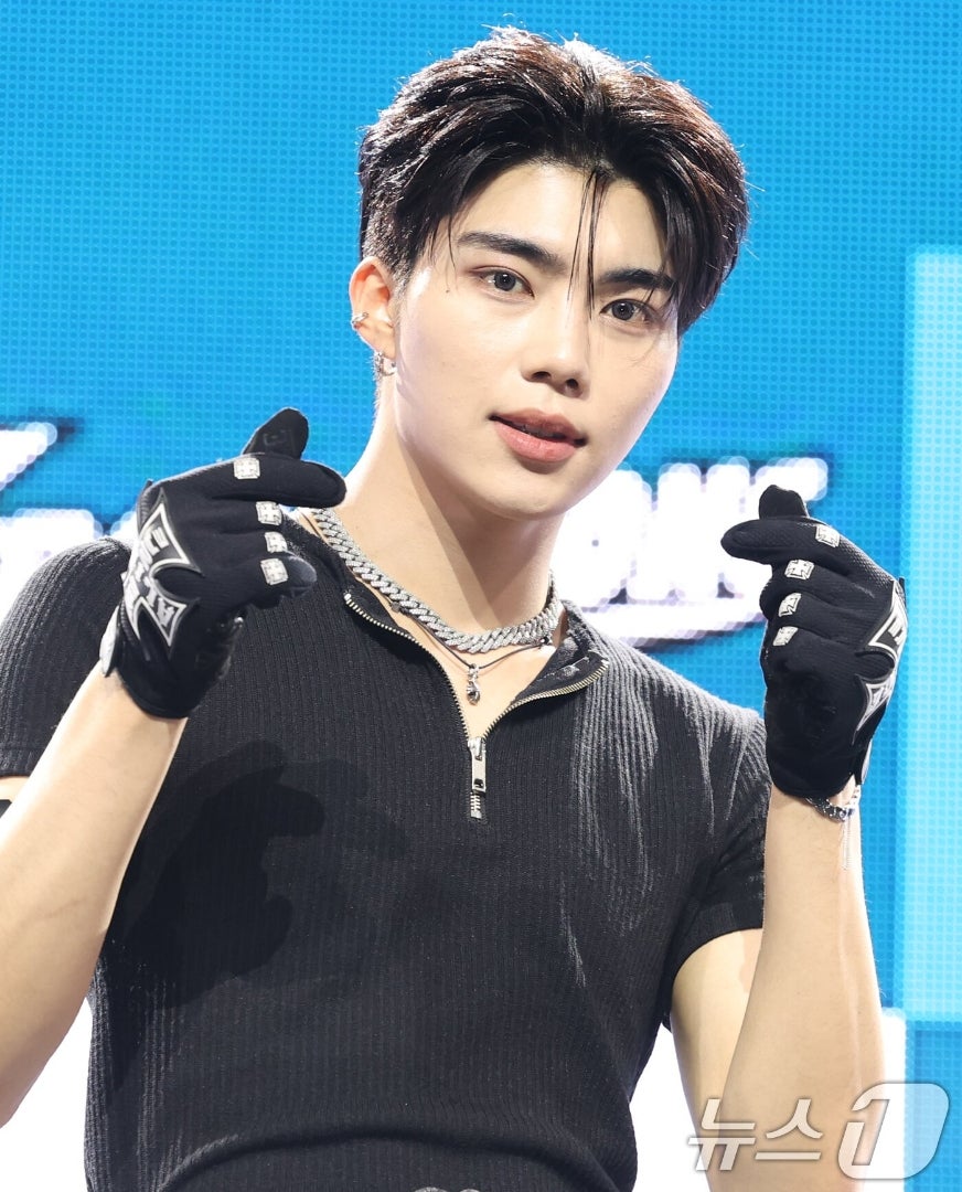 ZEROBASEONE ZB1 ゼベワン カムバック NEVER SAY NEVER ICONIK ゴヌク