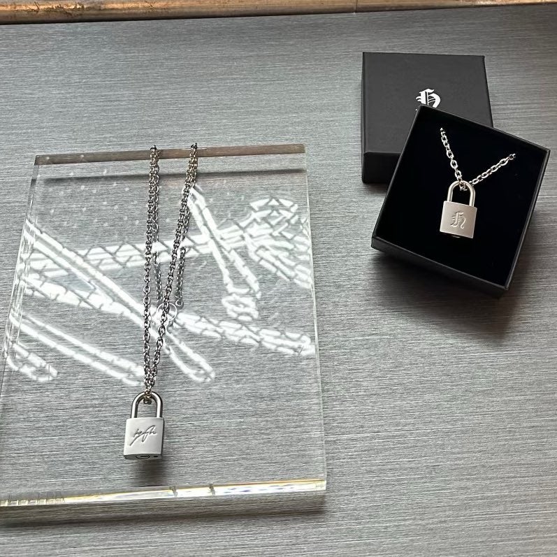 スキズ、ヒョンジンのメンプロ、ネックレス | スキズ ＊ ヒョンジン さ