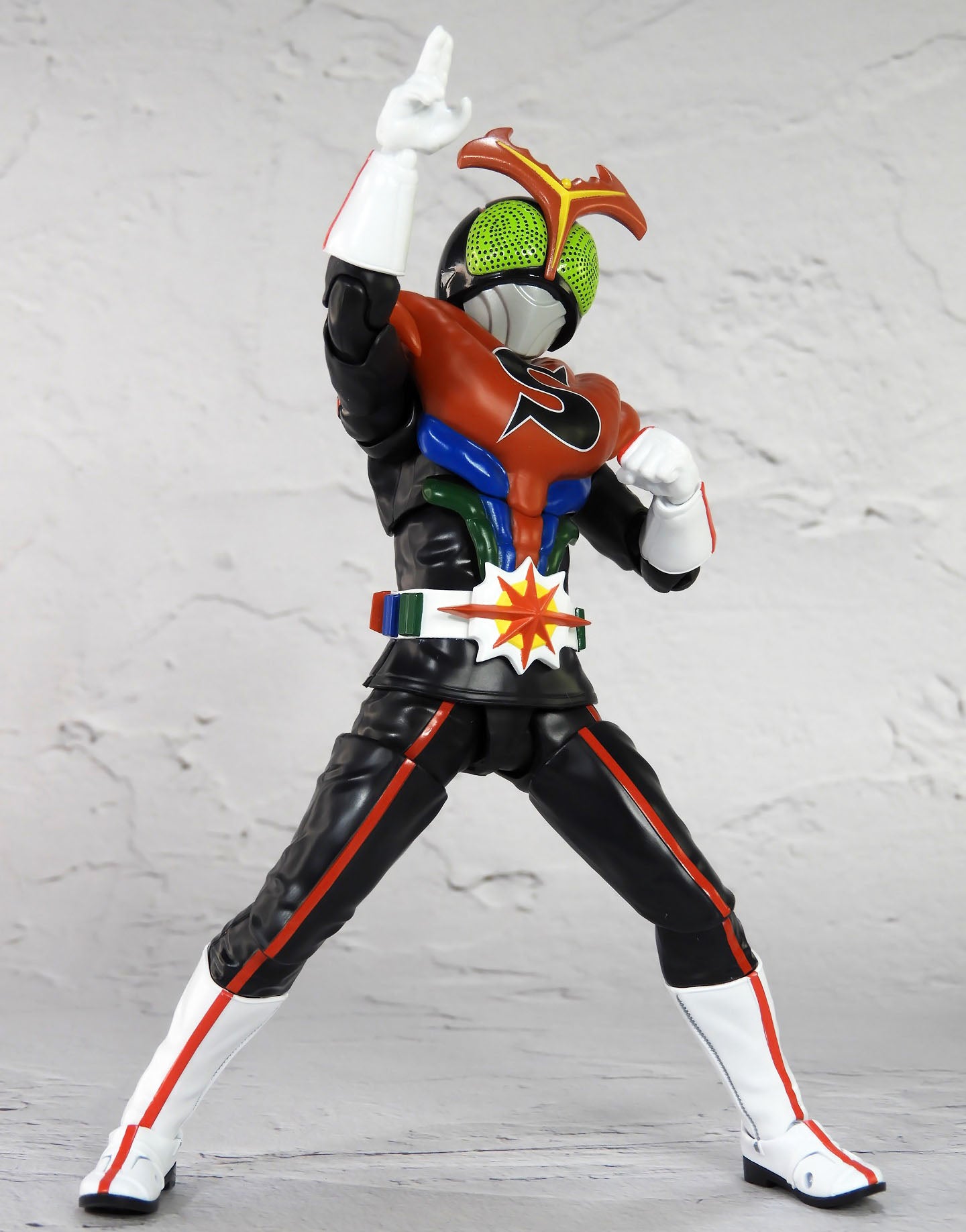 S.H.Figuarts(真骨彫製法) 仮面ライダーストロンガー レビュー | @in's
