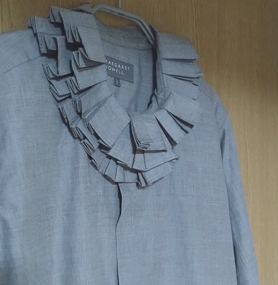 マーガレットハウエルのラッフルカラーシャツ | ともりんの独り言