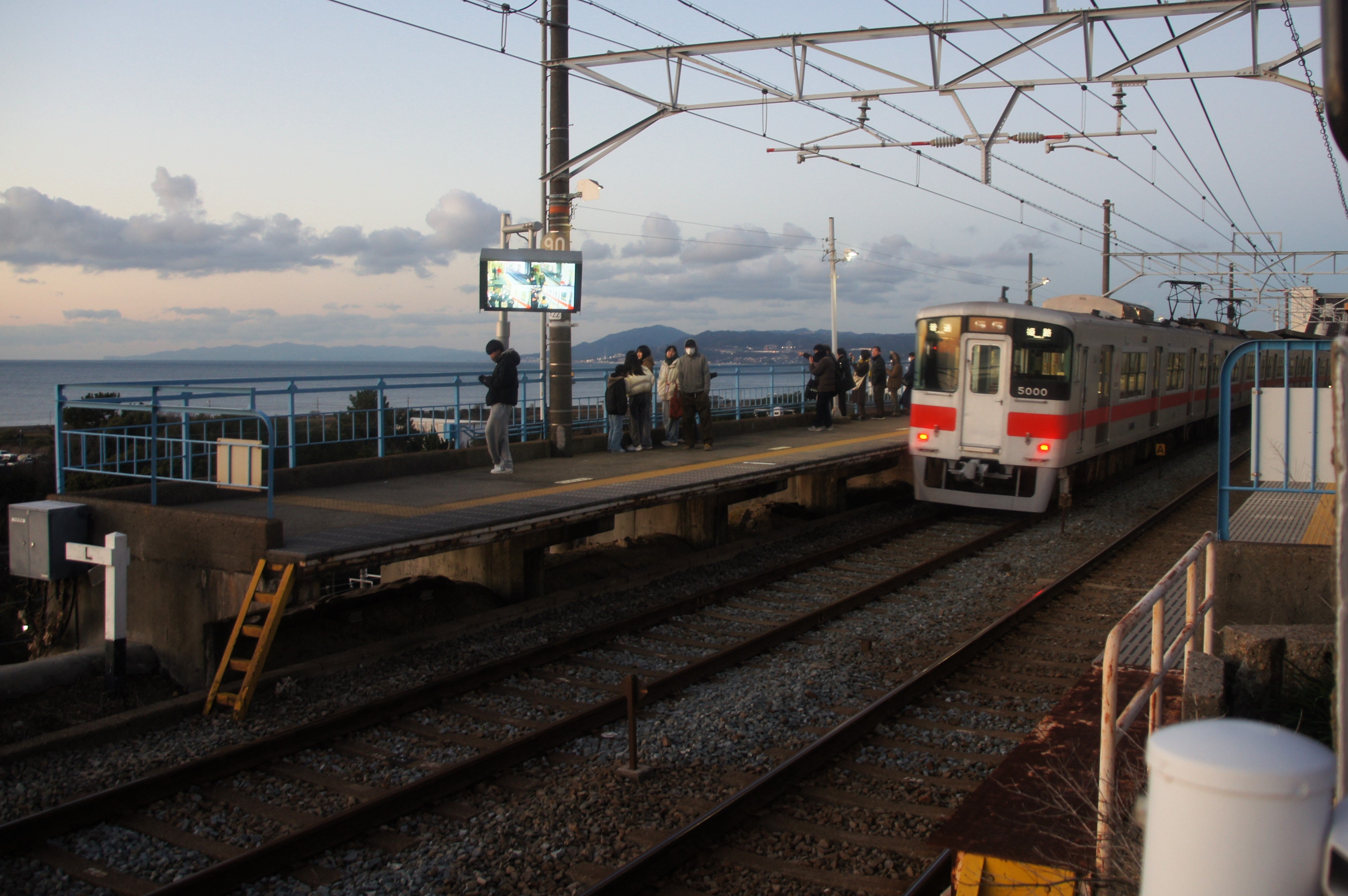 初日の出から一気に網干？ いつまで走るか山陽最高齢もうすぐ59歳