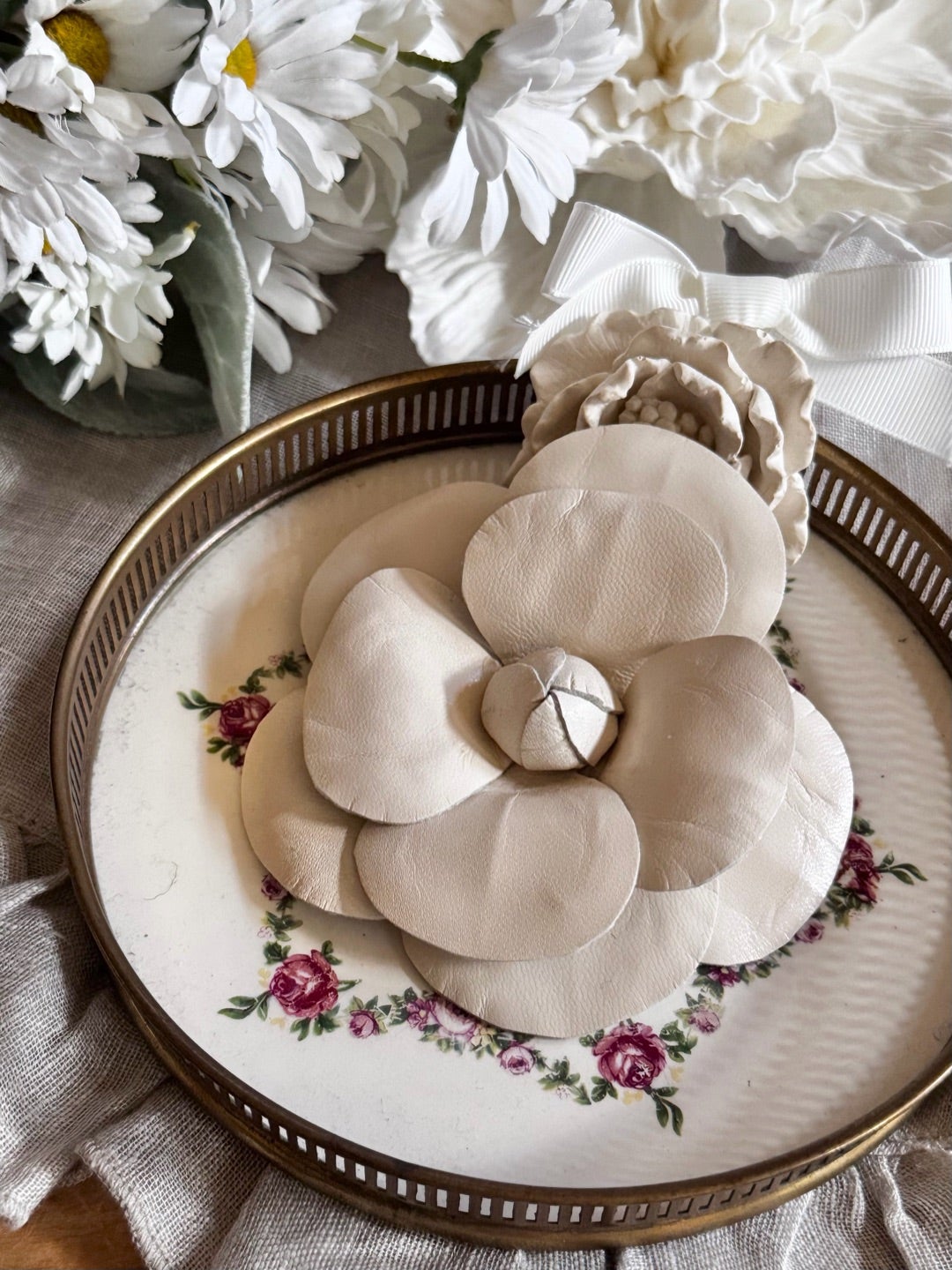 CHANEL風の大人可愛いカメリアコサージュがご自分で作れます | Harmony