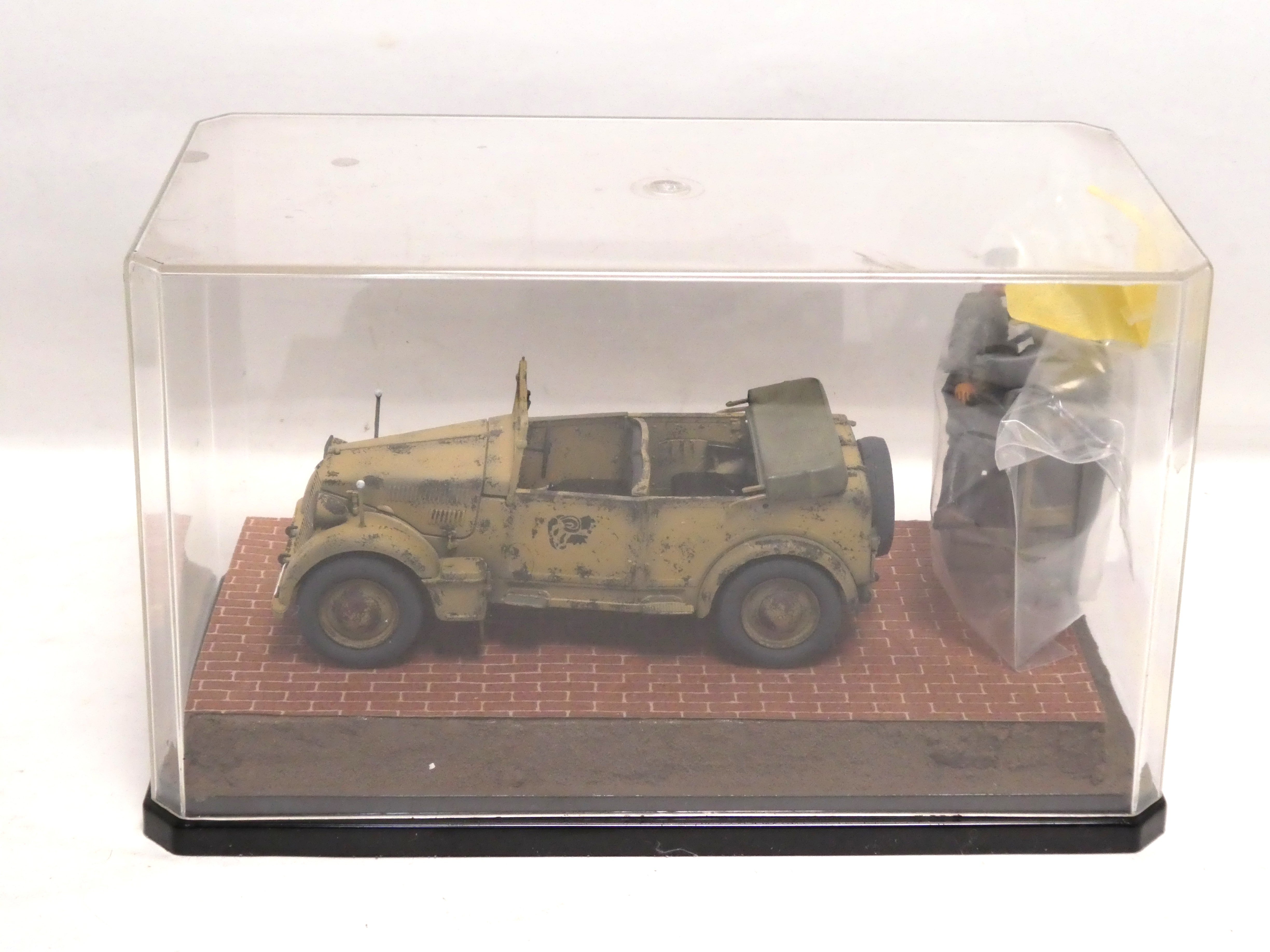 メルカリ出品「タミヤ・イタレリ 1/35 ドイツ・イタリア軍スタッフカー