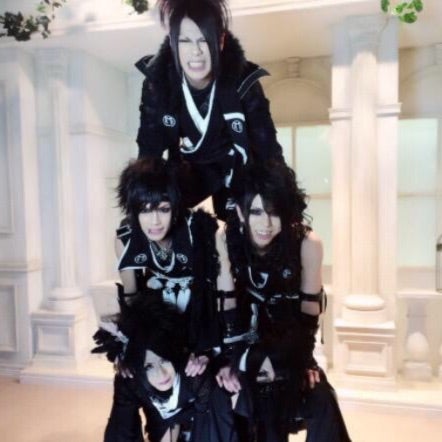 暁歌水月(きょうかすいげつ) / 己龍 | 歌詞色々