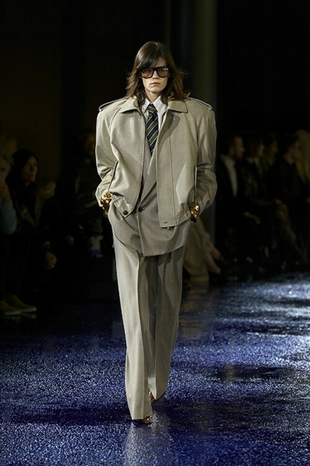 ルック】サンローランがアンソニー・ヴァカレロによる2025年夏