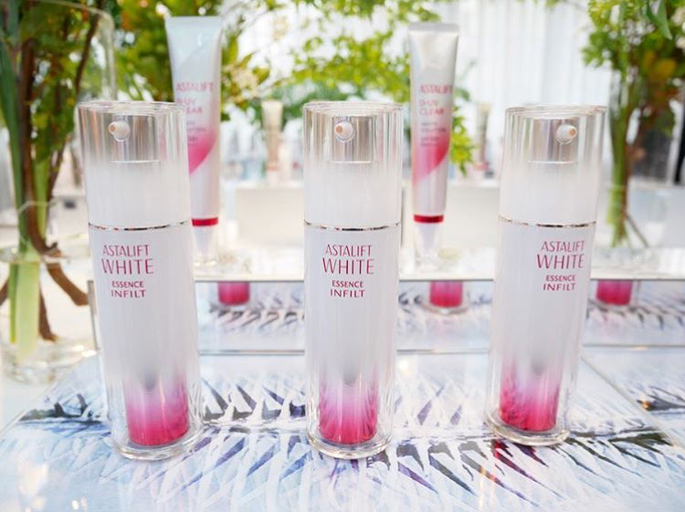 シミ面積は減った？ アスタリフトの新作美白美容液を4週間ホンキでお