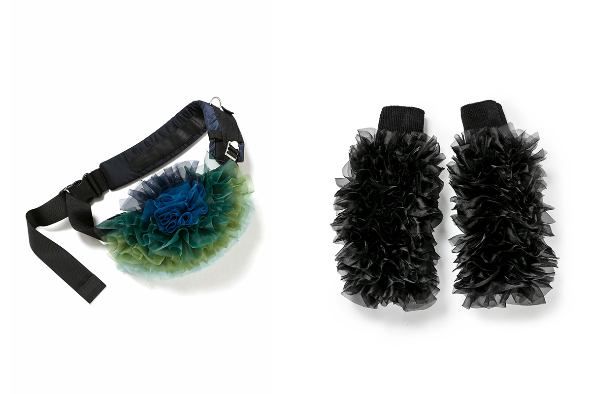 サカイとトモコイズミが夢のコラボレーション！ フリルのバッグや