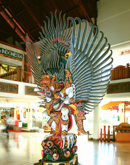 ガルーダ像 プラザ・バリ内[25170002747]の写真・イラスト素材｜アマナ