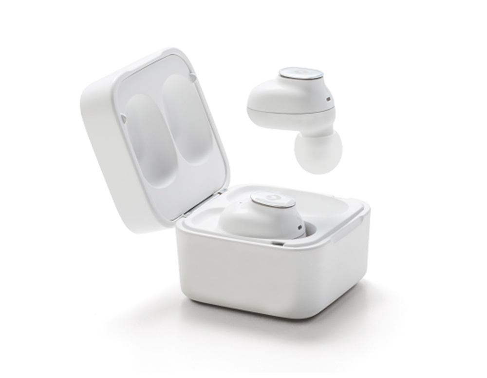 小さい完全ワイヤレスイヤホンだからこそ、ケースも小型がイイ