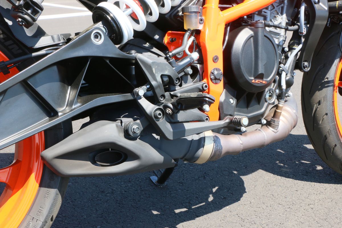 輸入車400ccバイクの本命!? KTMの新型「390 DUKE」の走りがスゴかった