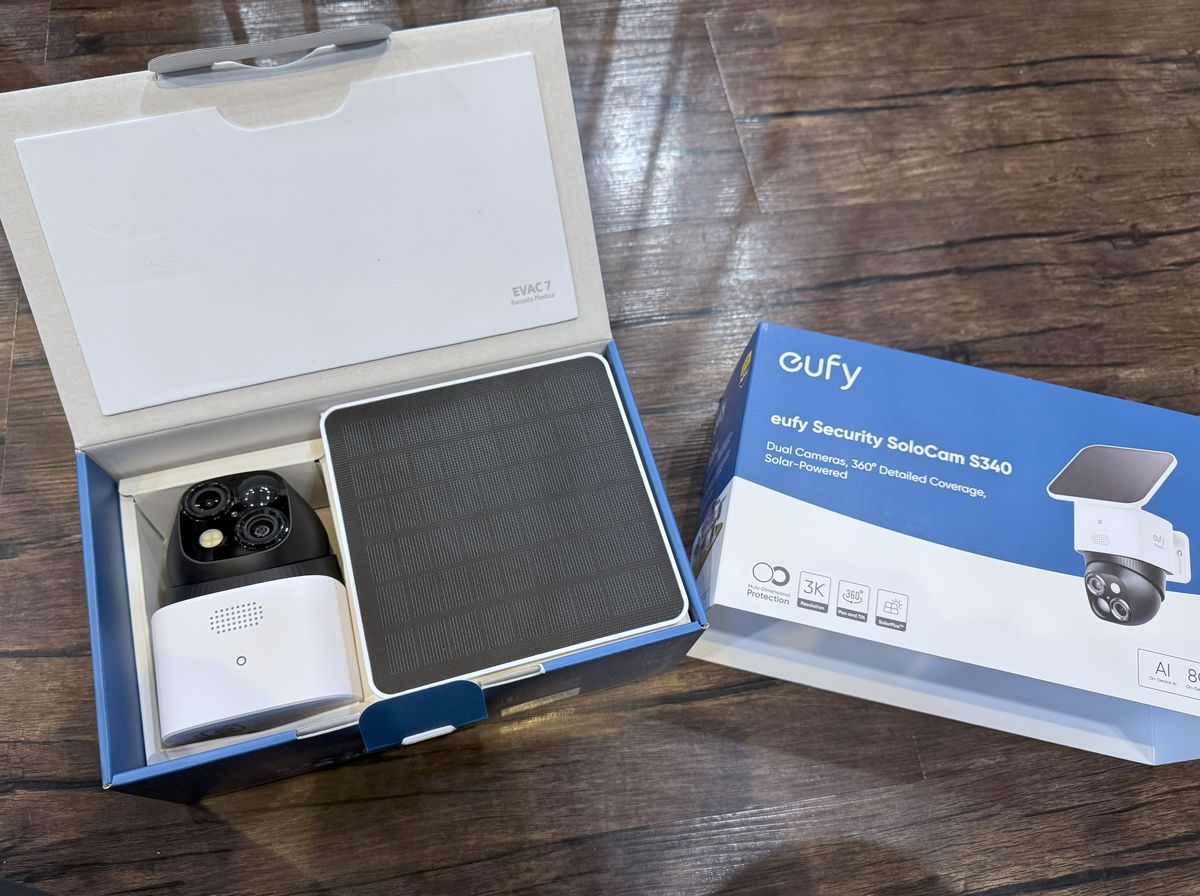 アンカーのソーラーパネル搭載「防犯カメラ」首振り＆AI追尾上位モデル