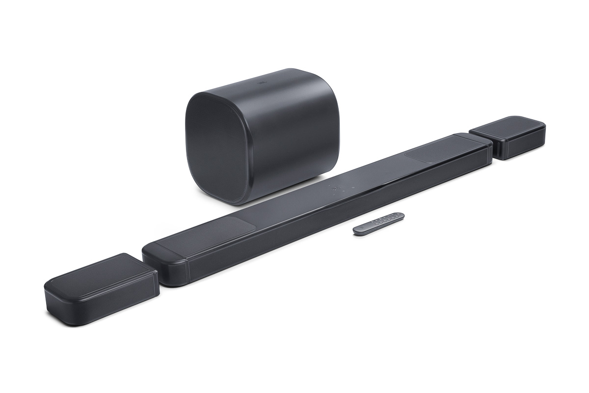 テレビにサウンドバーを導入するならJBLの分離型でホームシアター化も