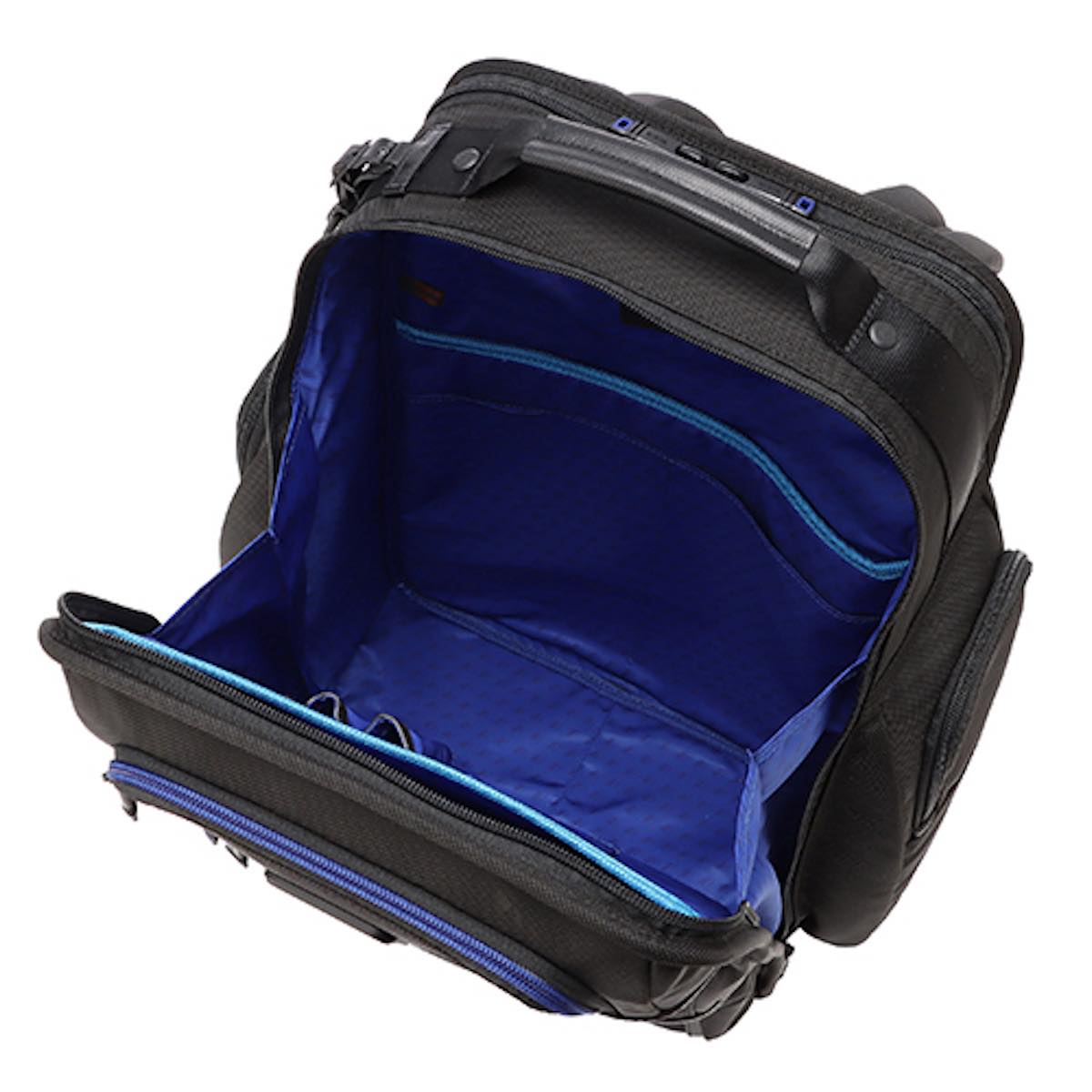 差し色の青が映える、TUMI for ANAのトラベルバッグ | GoodsPress Web