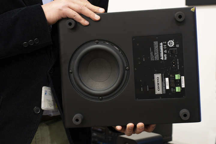 ワイヤレスで5.1ch対応！オンキョーの新感覚サラウンドスピーカーを