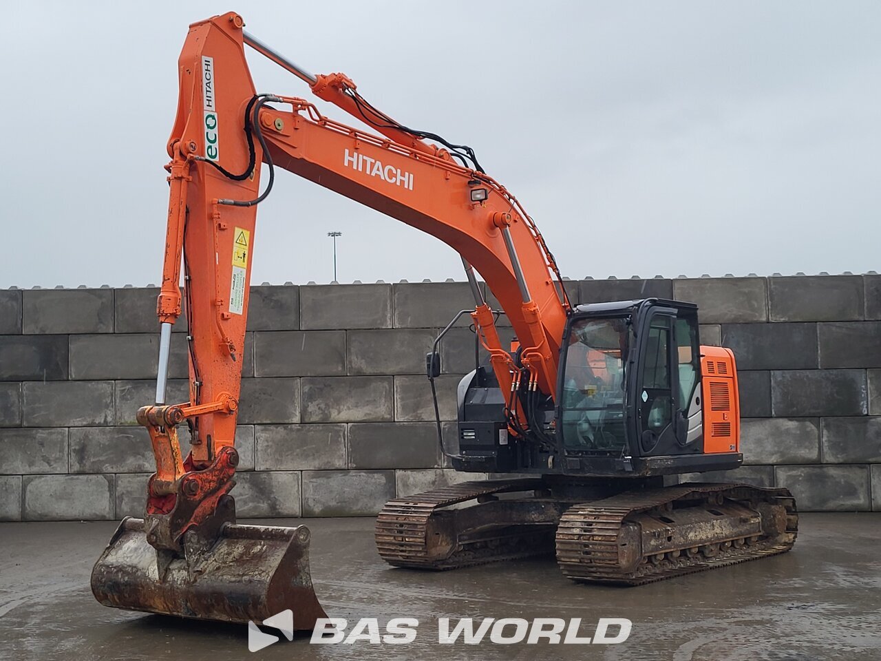 Hitachi ZX225 USLC -5 Crawler excavators - BAS World