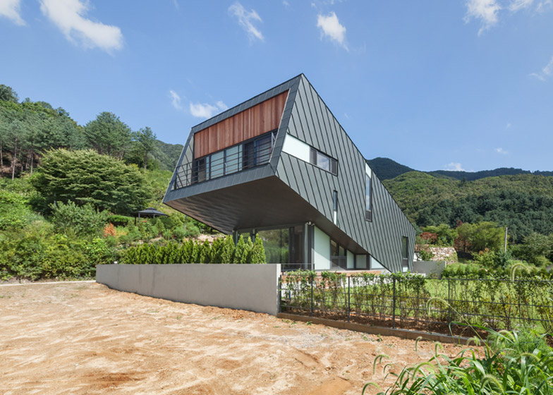 Praud's Leaning House is tilted upwards to maximise exposure to views