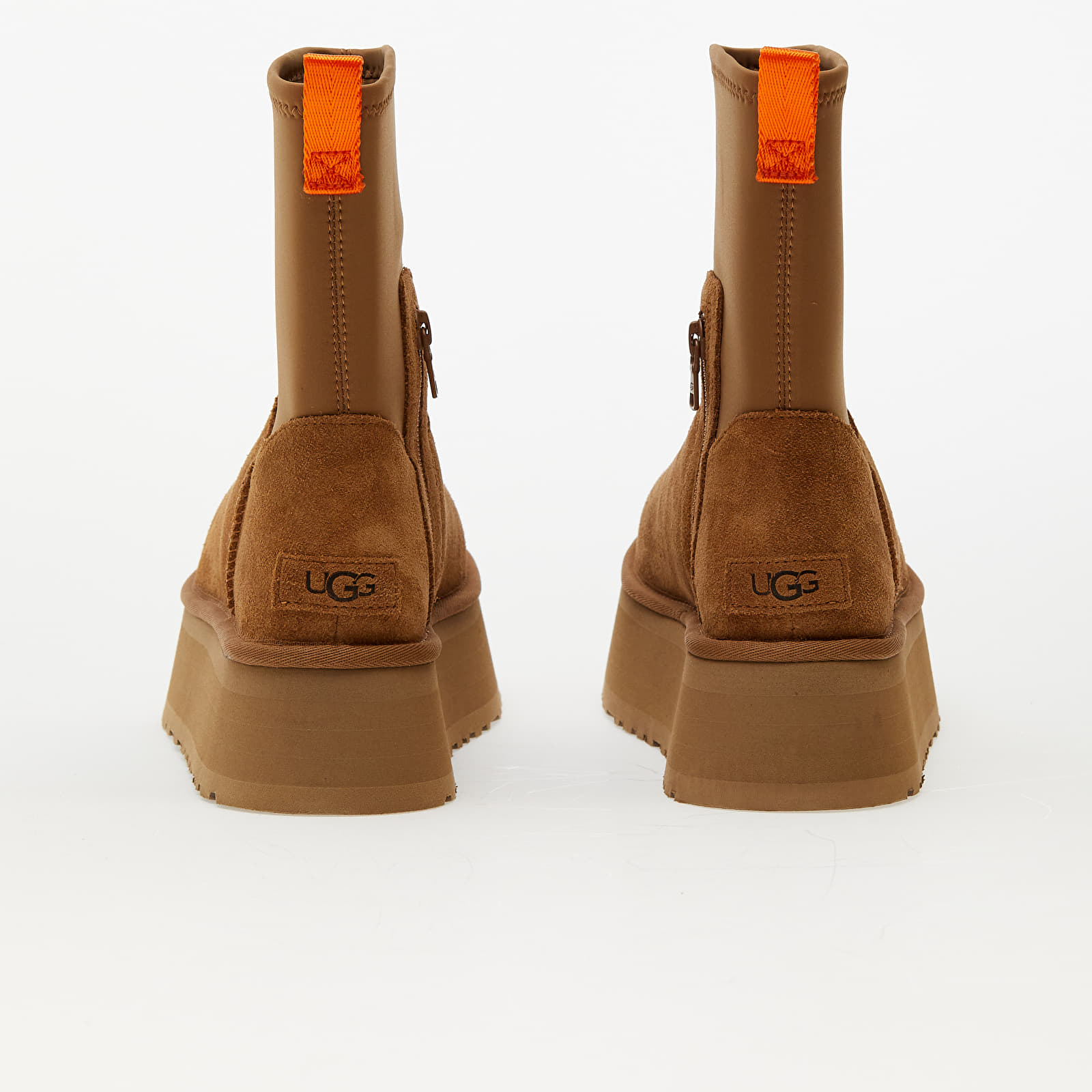 Încălțăminte și sneakerși pentru femei UGG W Classic Dipper