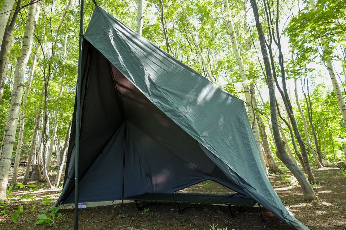 ソロキャンプに最適！ TOKYO CRAFTSのダイヤ形テント 使い勝手が抜群