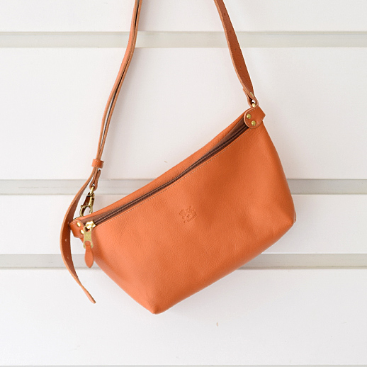 54202300116 ボディバッグ - IL BISONTE（イルビゾンテ）神戸店