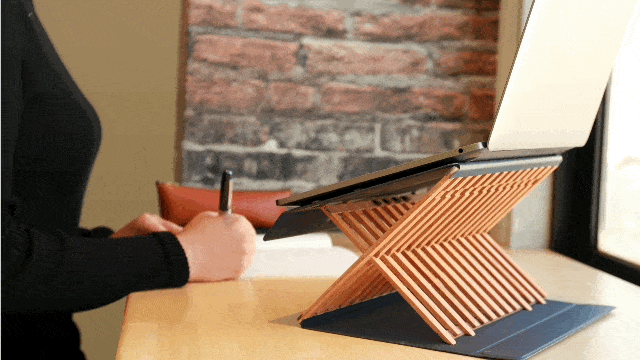 職人の手仕事による、木のぬくもり溢れる【 PCスタンド・書見台