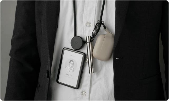 首掛けストラップ二刀流 | スマホストラップ × IDカード｜マクアケ