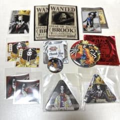 ワンピースタワートンガリ缶バッジ ブルック2種&20周年缶バッジ他