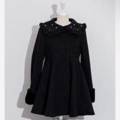 pium ビジューカラードーリーフレアコート - メルカリ