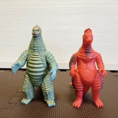 ウルトラマン怪獣【レッドキング・バニラ】2体セット - メルカリ