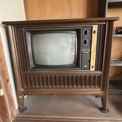 レトロ ブラウン管テレビ 三菱 アンティーク 家具調 ジャンク - メルカリ