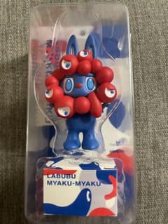 LABUBUMYAKU-MYAKUストラップ付ラブブミャクミャク - メルカリ