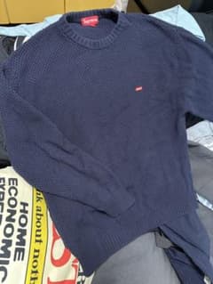 supreme small box logo ニット セーター ネイビー - メルカリ