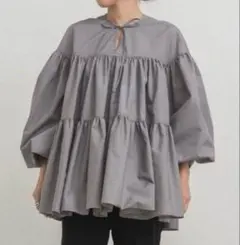 2026年最新】ティアードストレッチブラウス yoriの人気アイテム - メルカリ