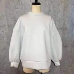 2026年最新】volumeスウェットプルオーバーの人気アイテム - メルカリ