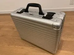 2026年最新】rimowa アタッシュケースの人気アイテム - メルカリ